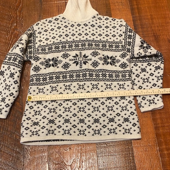 MORE & MORE K.H. By MOHR winter 80% WOOL snowflakes sweater. Size Junior - Picture 7 of 10